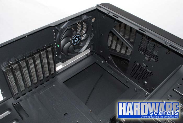 Обзор BitFenix Raider